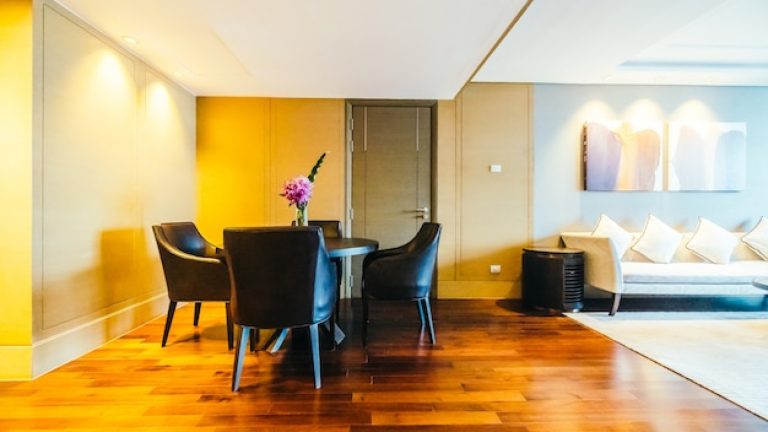 Parquet vitrifié : investir dans la qualité pour un résultat durable